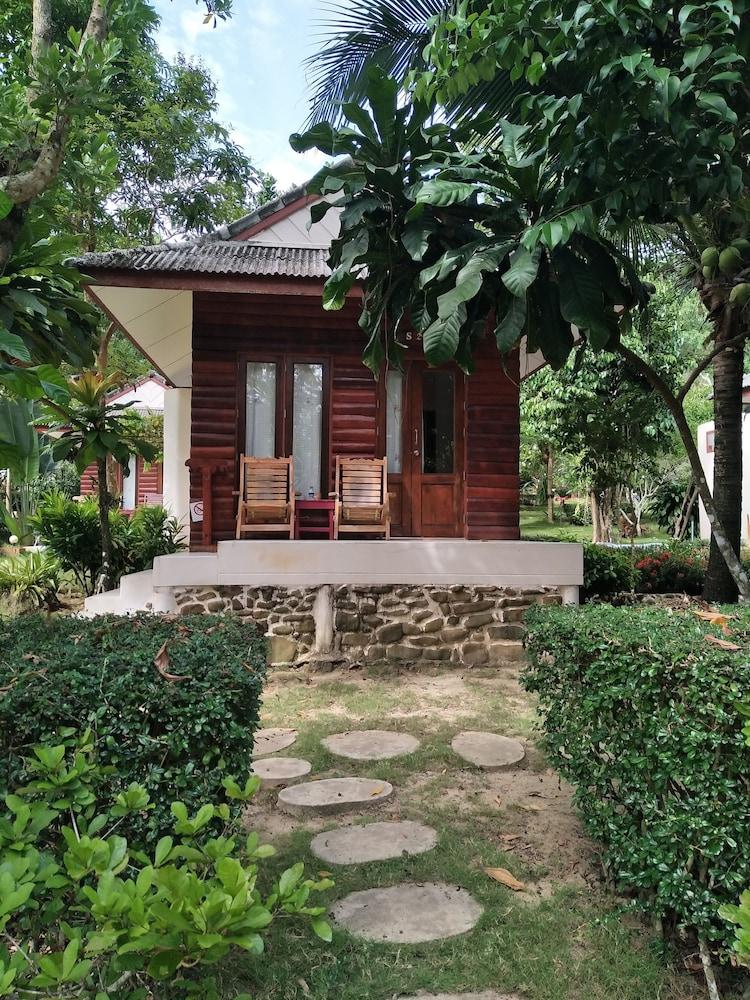 The Sunshine Resort Ko Kut Esterno foto